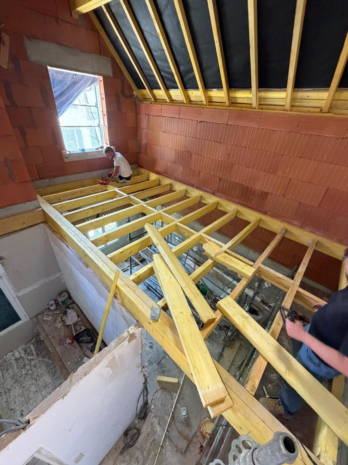 Toiture avec membrane d'étanchéité posée